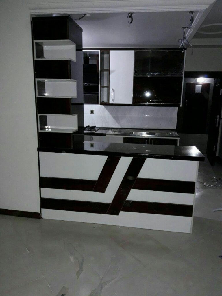 کابینت آشپزخانه های گلاس سفید مشکی با طراحی مدرن