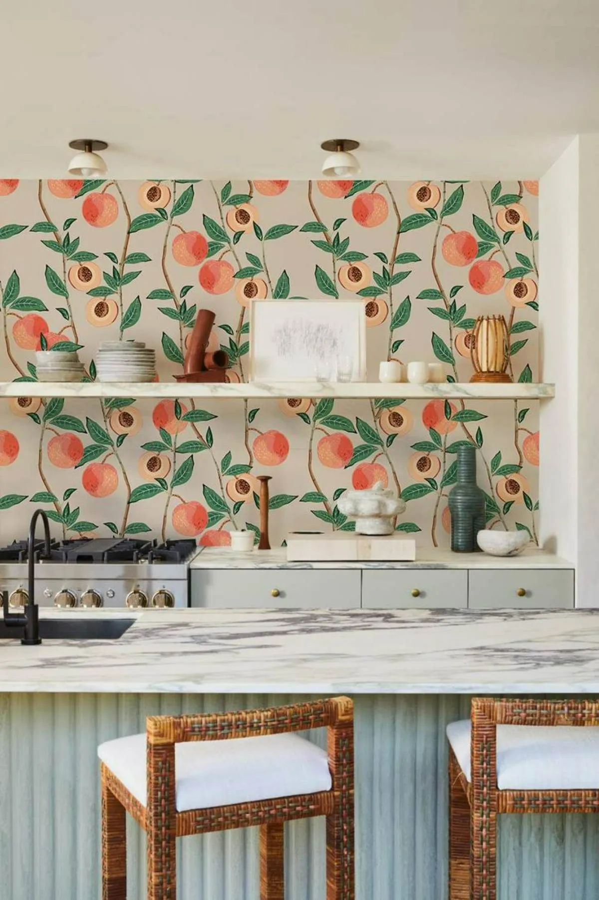 آشپزخانه با طرح دیوار هلو و رنگ هلویی